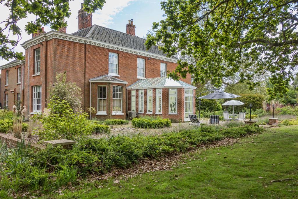 Lingwood Hall Exteriör bild